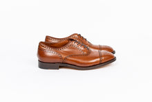 Load image into Gallery viewer, Medallion Tip Bal - Calfskin